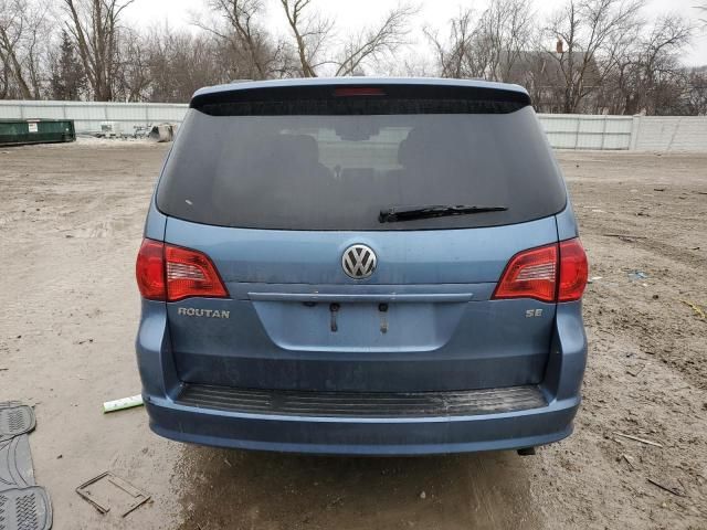 2011 Volkswagen Routan SE