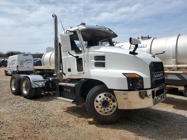 2023 Mack Anthem Semi Truck