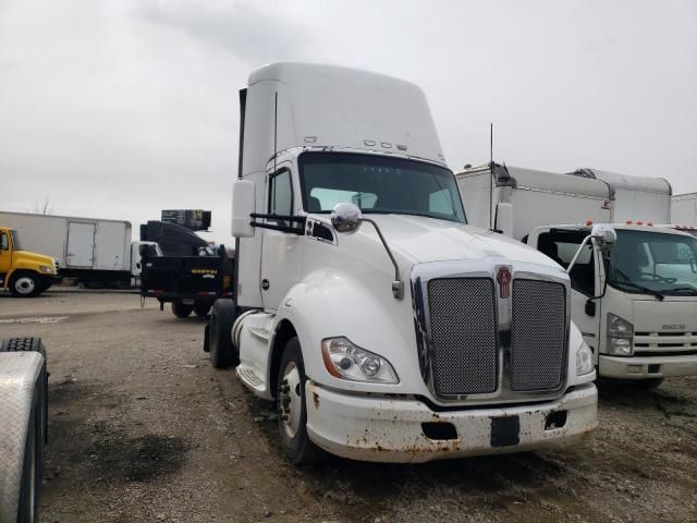 2014 Kenworth T680 Semi Truck