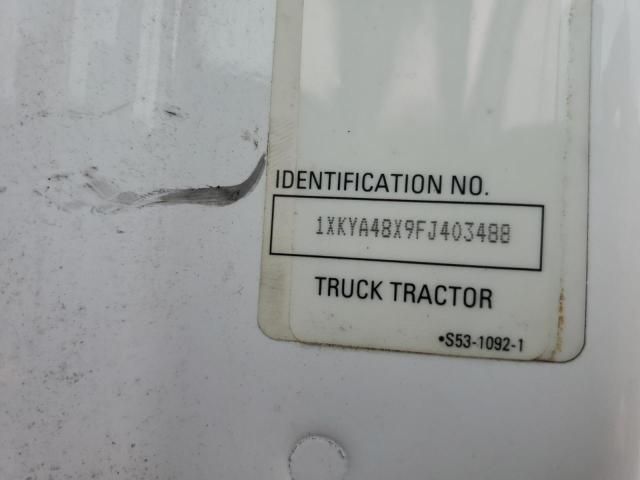 2015 Kenworth T680 Semi Truck