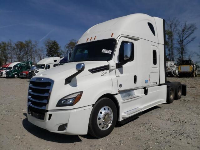 2019 Freightliner Cascadia 126 Semi Truck