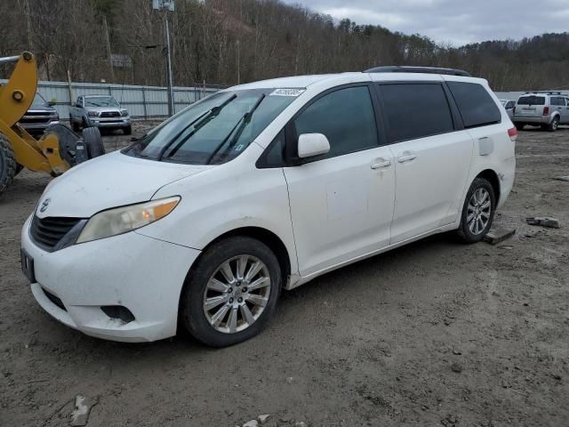 2011 Toyota Sienna LE