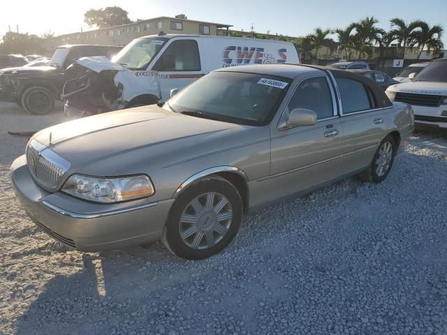 2004 Lincoln Town Car Executive