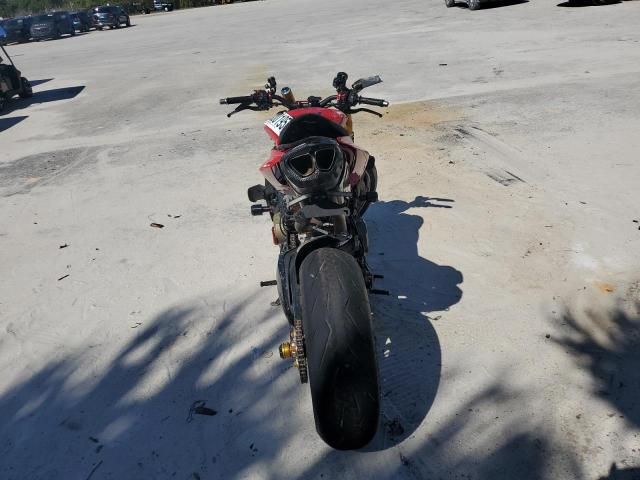 2022 Ducati Streetfighter V4