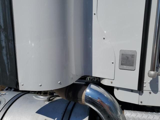 2013 Kenworth T660 Semi Truck