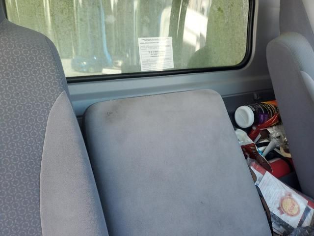 2016 Isuzu NPR BOX Truck