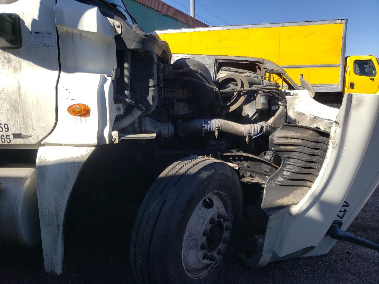 2011 Freightliner Cascadia 125 Semi Truck