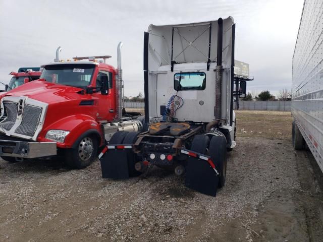 2015 Kenworth T680 Semi Truck