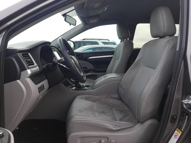 2016 Toyota Highlander le