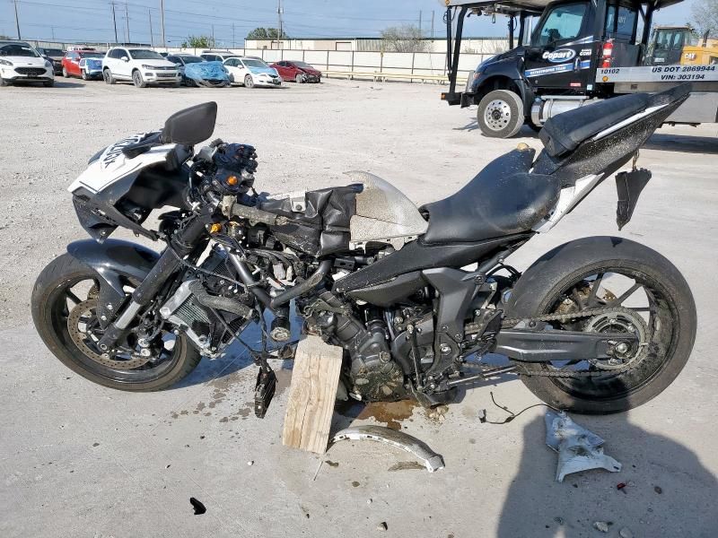2024 Yamaha YZFR7