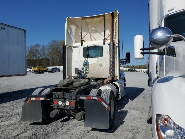 2015 Kenworth T680 Semi Truck