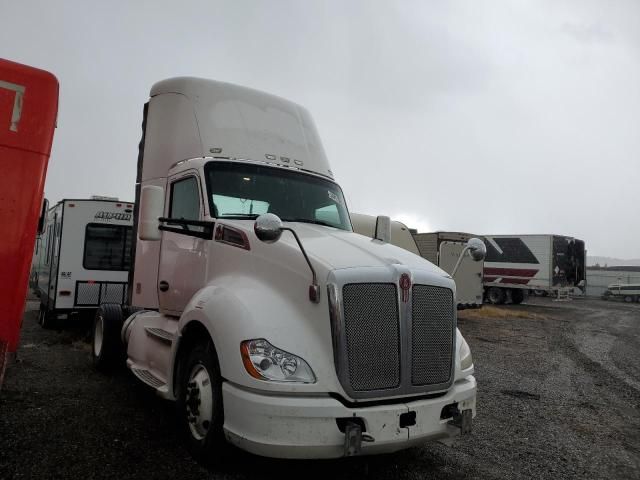 2014 Kenworth T680 Semi Truck