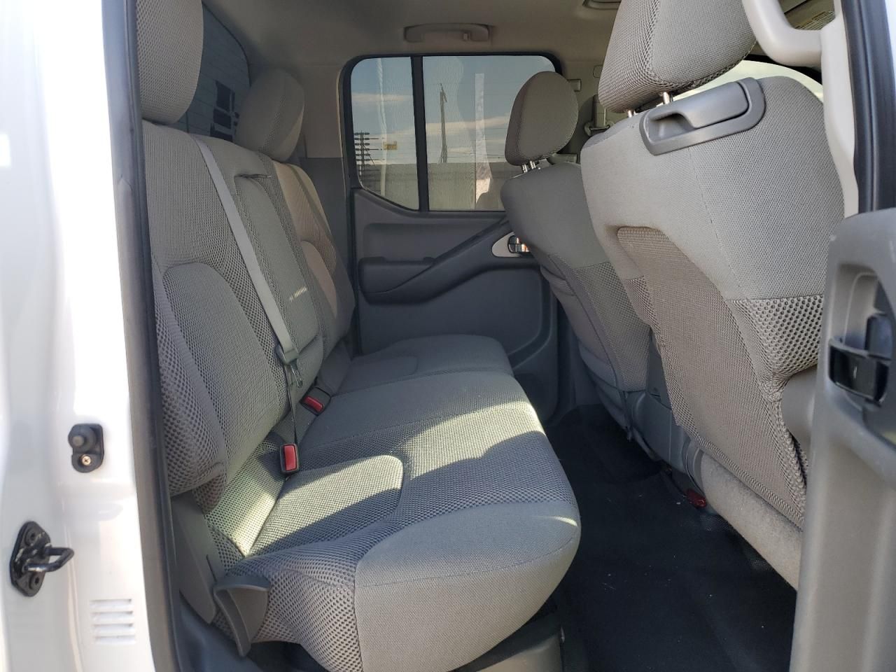 2005 Nissan Frontier SE