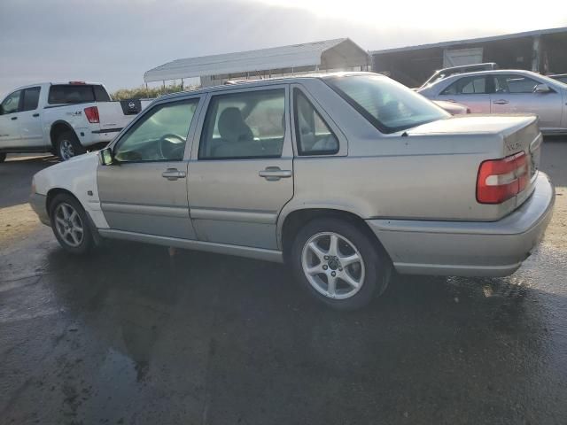 2000 Volvo S70 Base