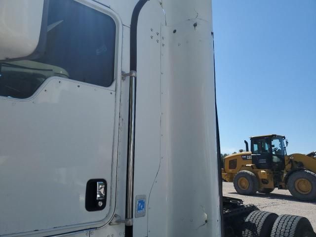 2013 Kenworth T660 Semi Truck