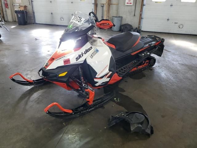 2014 Skidoo 2014 Skidoo Renegade