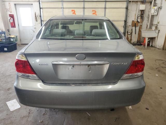 2005 Toyota Camry le