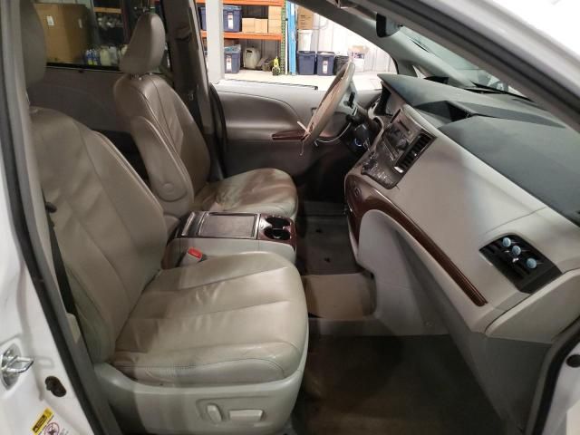 2014 Toyota Sienna XLE