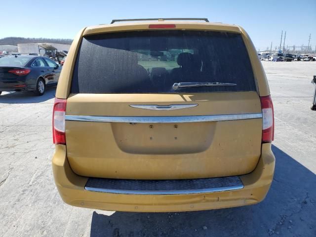 2014 Chrysler Town & Country Touring L
