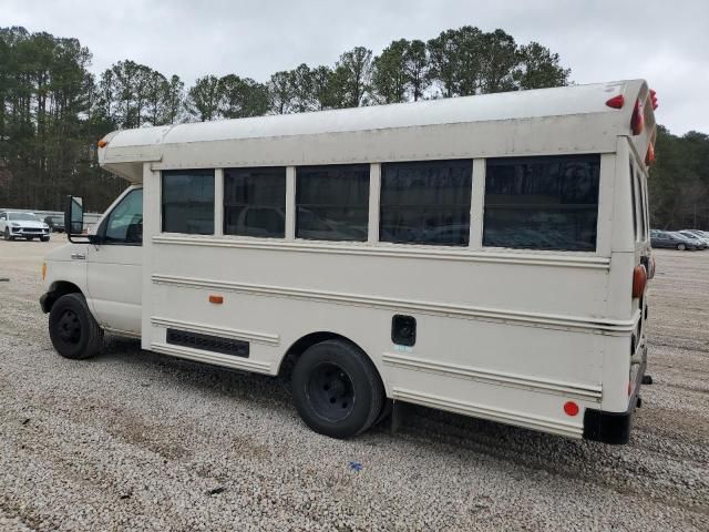 2006 Ford Econoline E350 Super Duty Cutaway Van