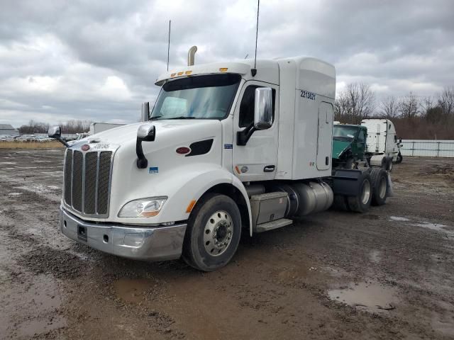 2017 Peterbilt 579 Semi Truck