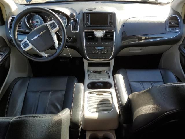 2015 Chrysler Town & Country Touring L