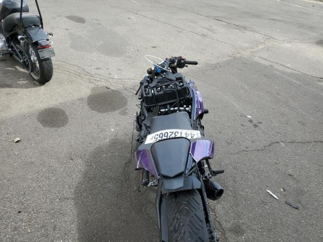 2022 Yamaha YZFR1