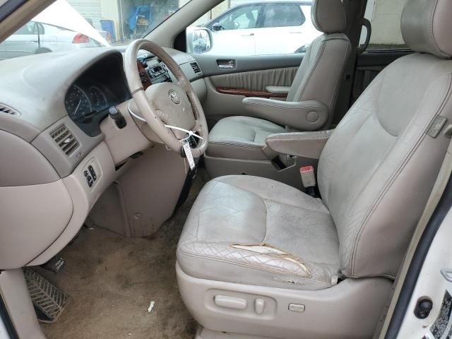 2005 Toyota Sienna XLE