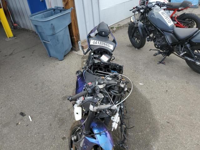2022 Yamaha YZFR1