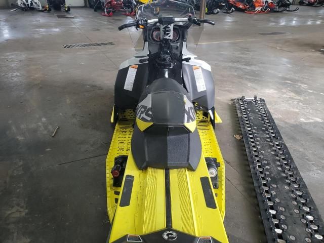 2016 Skidoo 2016 Skidoo XRS