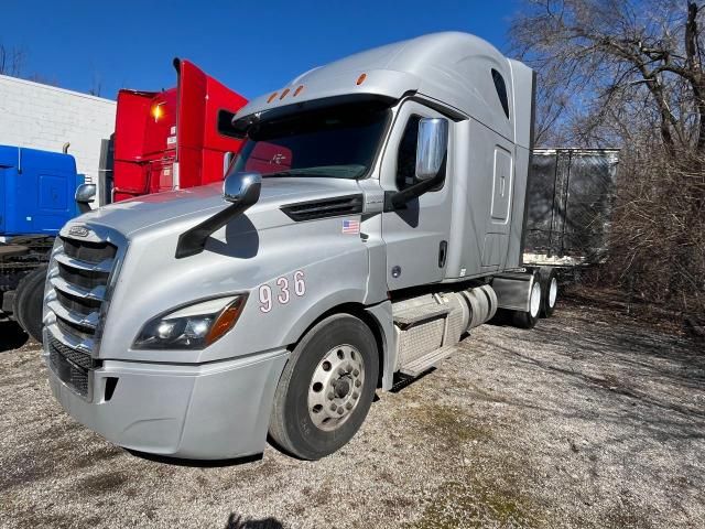 2019 Freightliner Cascadia 126