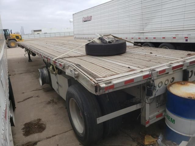 2005 Reitnouer Flatbed Trailer