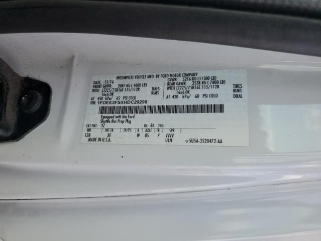 2017 Ford Econoline E350 Super Duty Cutaway Van