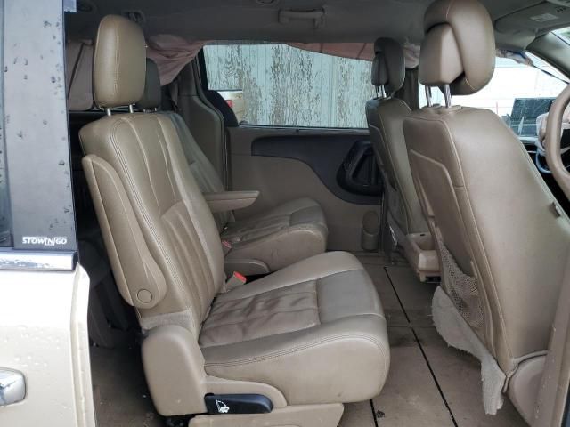 2013 Chrysler Town & Country Touring L