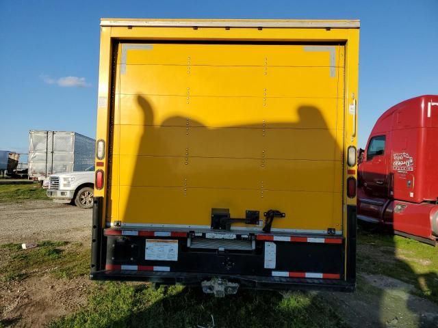2015 Ford Econoline E350 Super Duty Cutaway Van
