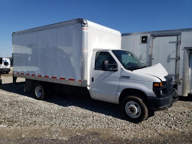 2017 Ford Econoline E350 Super Duty Cutaway Van
