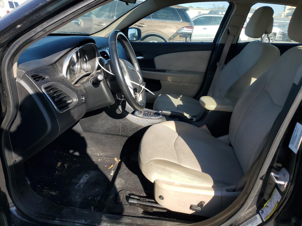2013 Chrysler 200 Touring