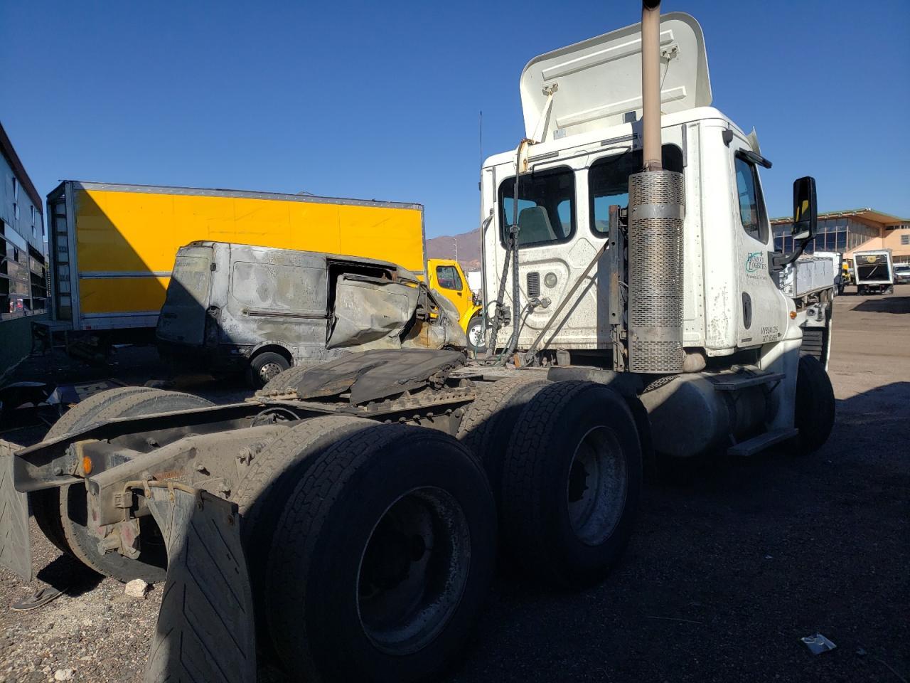 2011 Freightliner Cascadia 125 Semi Truck