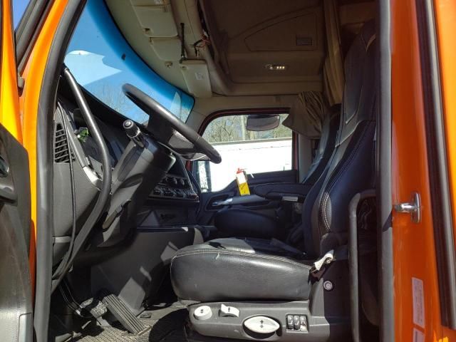 2022 Kenworth T680 Semi Truck