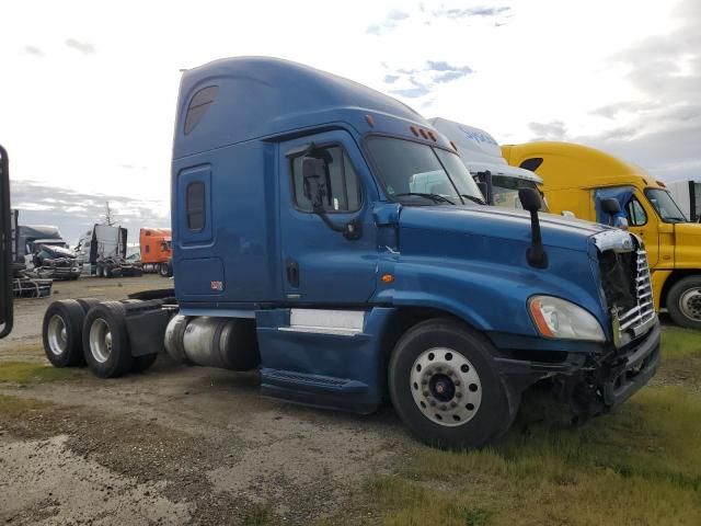 2016 Freightliner Cascadia Semi Truck