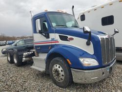 Salvage trucks for sale at Barberton, OH auction: 2017 Peterbilt 579 Semi Truck