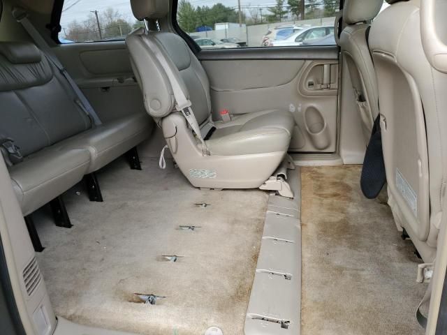 2005 Toyota Sienna CE