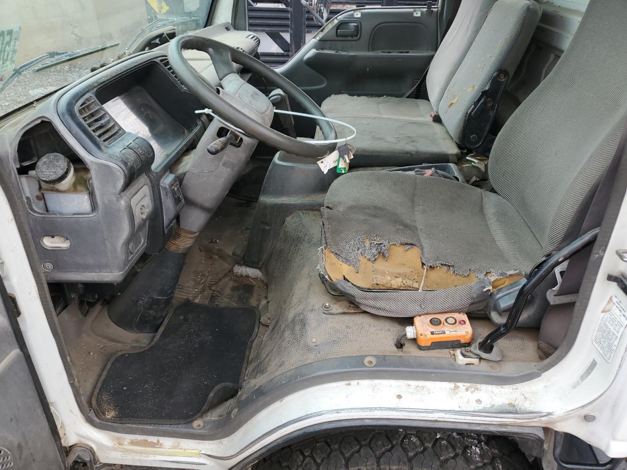 2004 Isuzu NPR