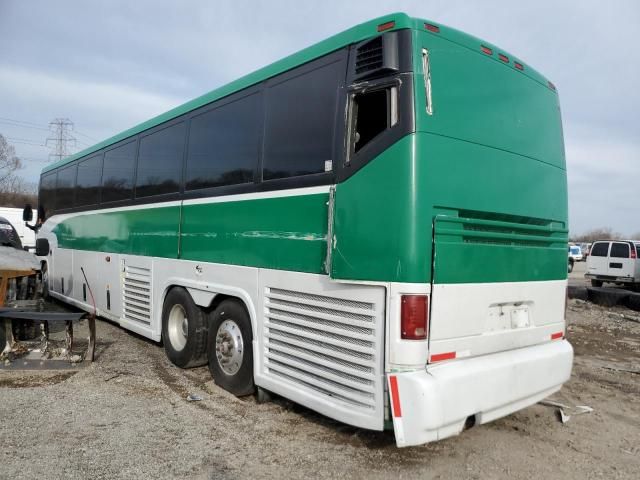 2000 MCI 2000 Motor Coach Industries Transit Bus
