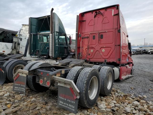 2012 Freightliner Cascadia 125 Semi Truck