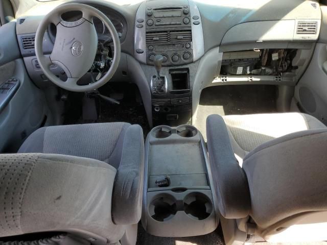 2009 Toyota Sienna CE