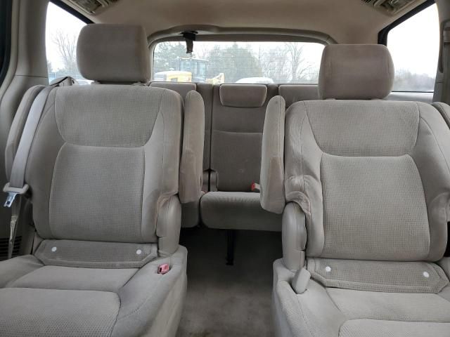 2005 Toyota Sienna CE