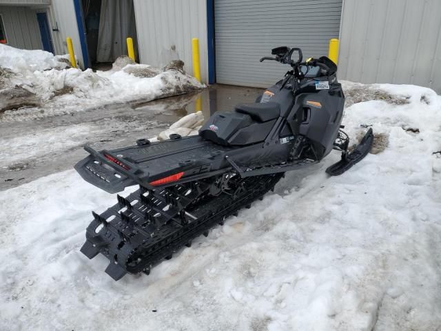 2024 Skidoo 2024 Skidoo Snowbmobil