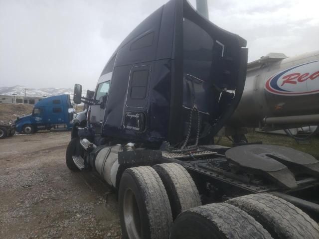 2017 Kenworth T680 Semi Truck
