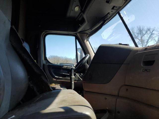 2014 Freightliner Cascadia Semi Truck